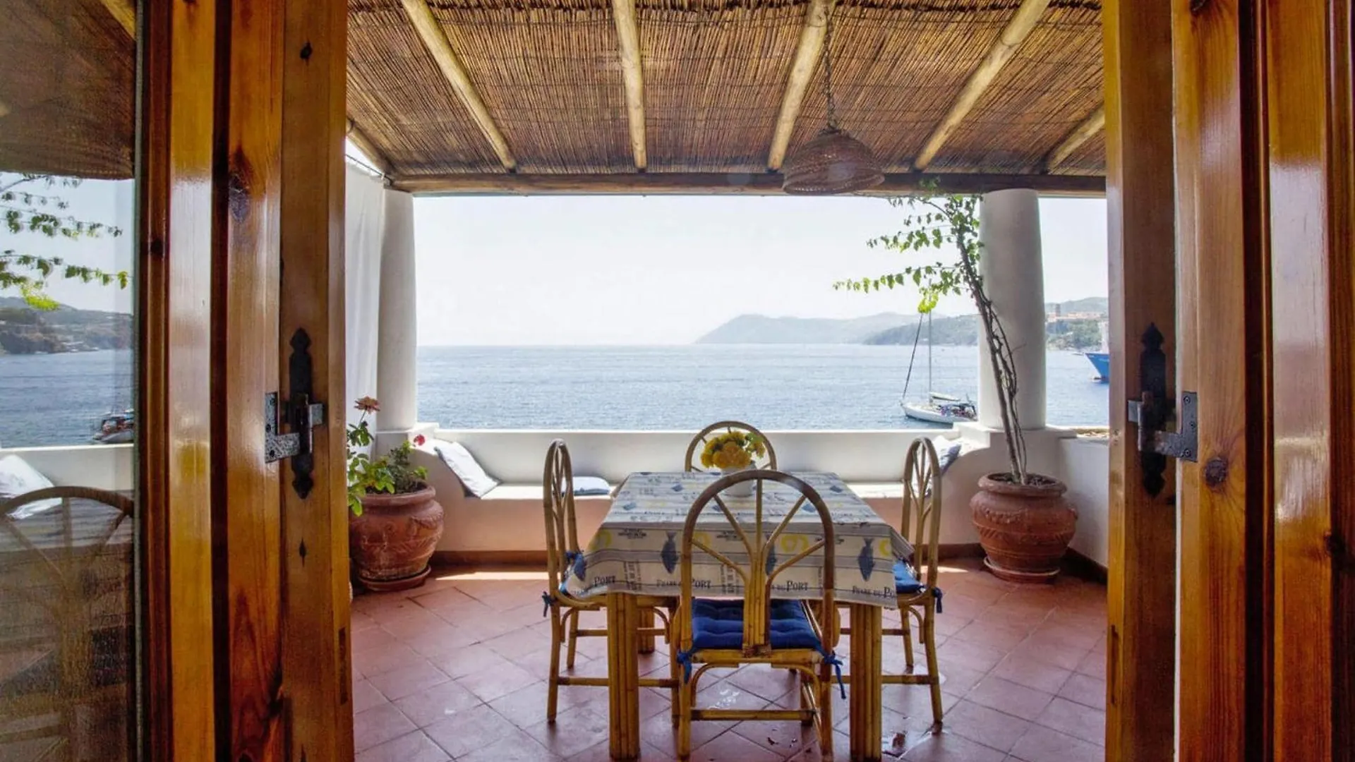 Apartment In Lipari