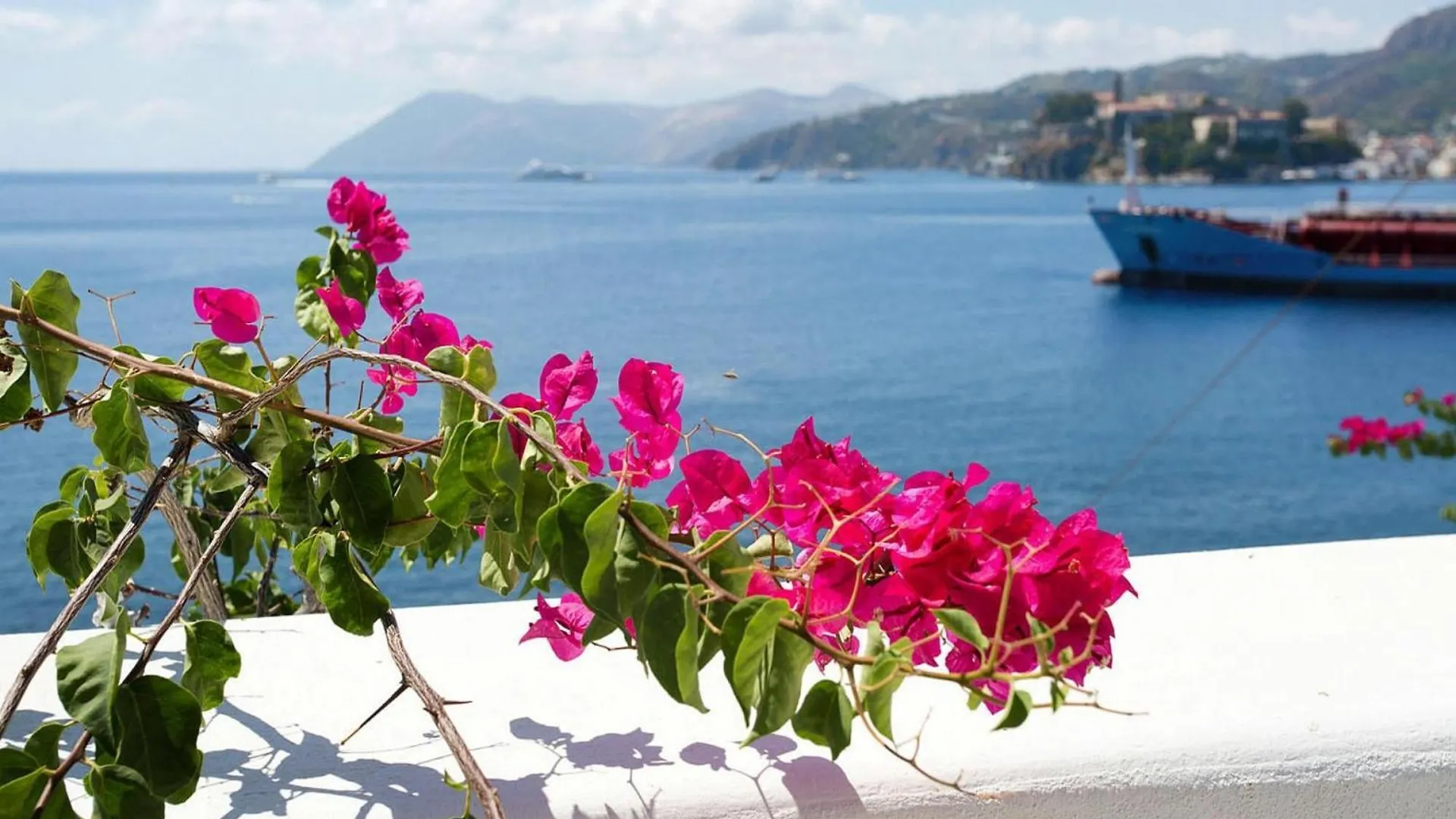 Apartment In Lipari contacts