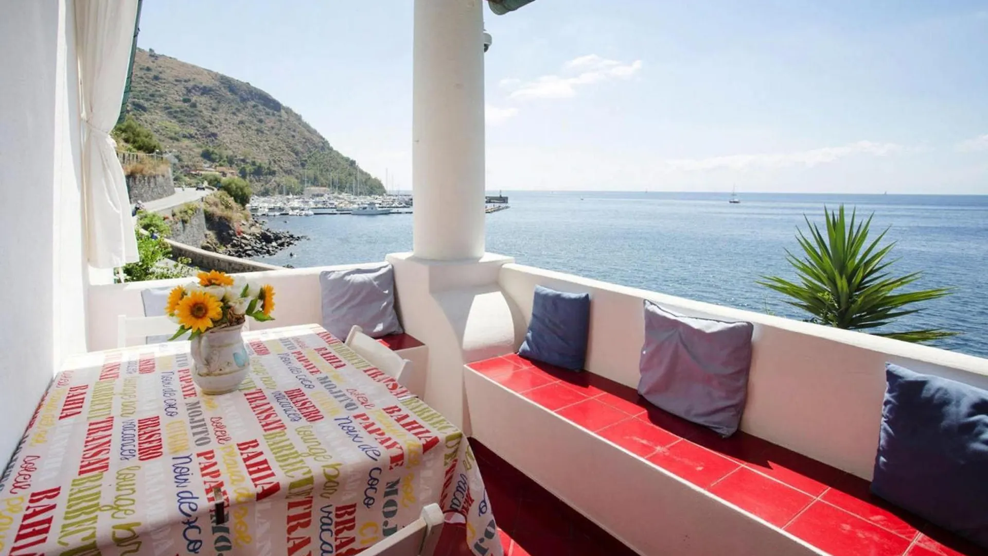 Apartment In Lipari